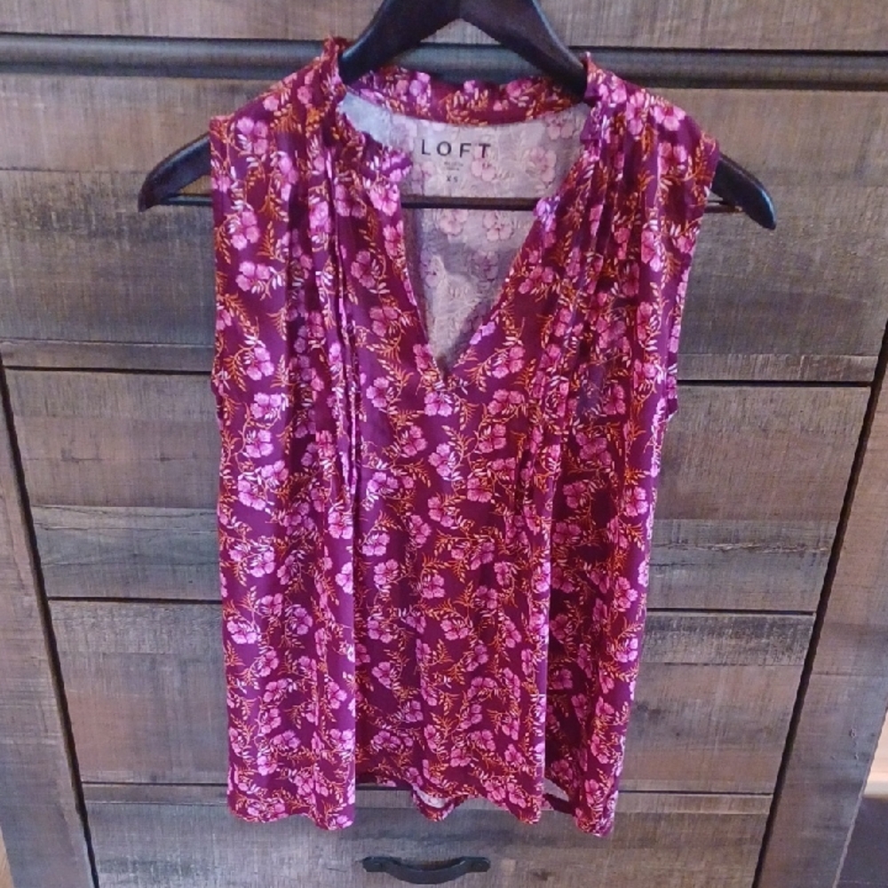 LOFT Women's Sleeveless Floral Blouse - Rich Purple